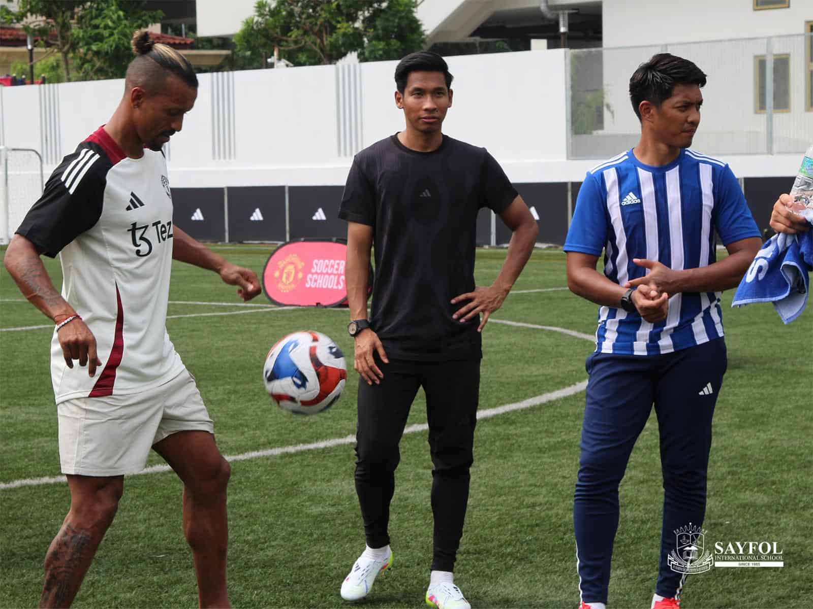 manchester united visits sayfol 10